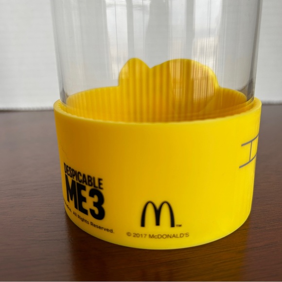 MINIONS DRINKING GLASSES 2017 MCDONALD'S UNIVERSAL STUDIO DESPICABLE ME 3 MOVIE - Picture 9 of 14